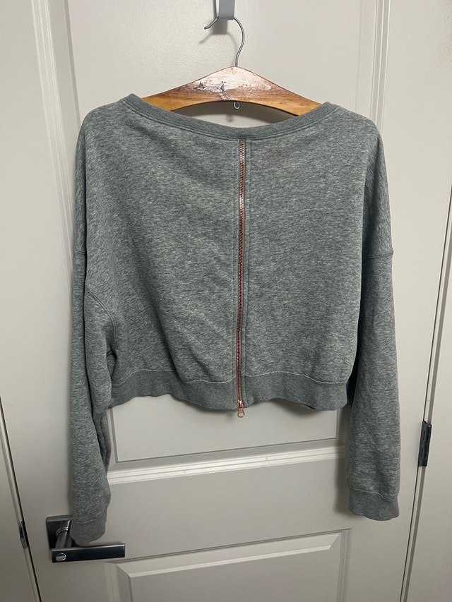 Nike Cropped Sweatshirt with gold zipper in size M - photo 2