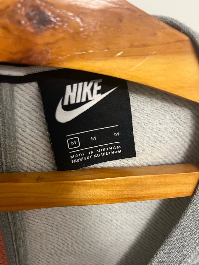 Nike Cropped Sweatshirt with gold zipper in size M - photo 3