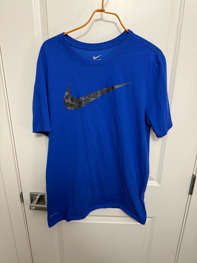Nike Dri Fit Women's Royal Blue Tee L