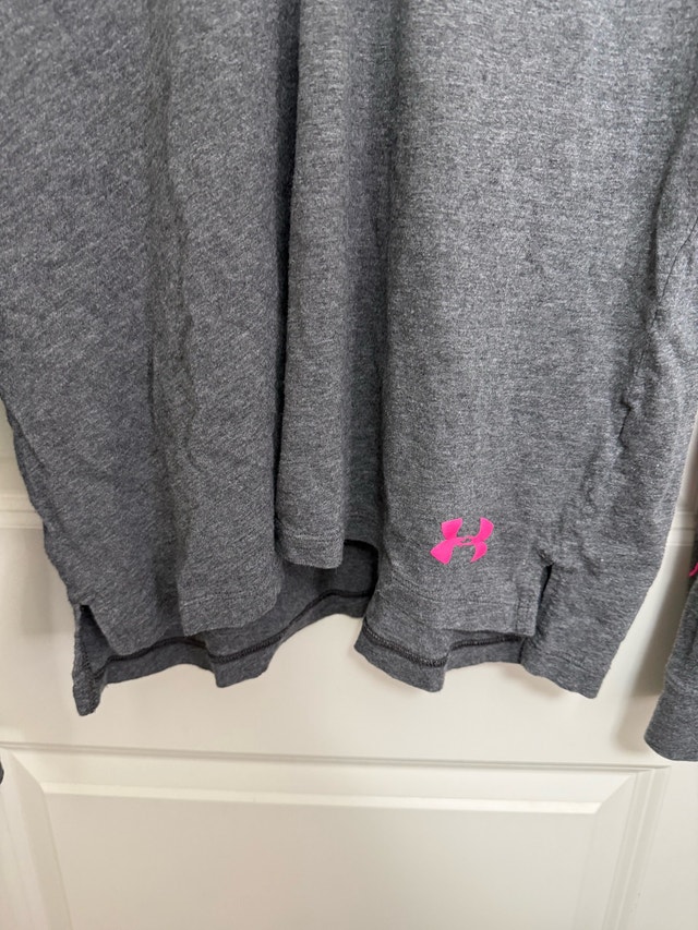 Under Armour Women's Long Sleeve Tee - Size M - photo 2