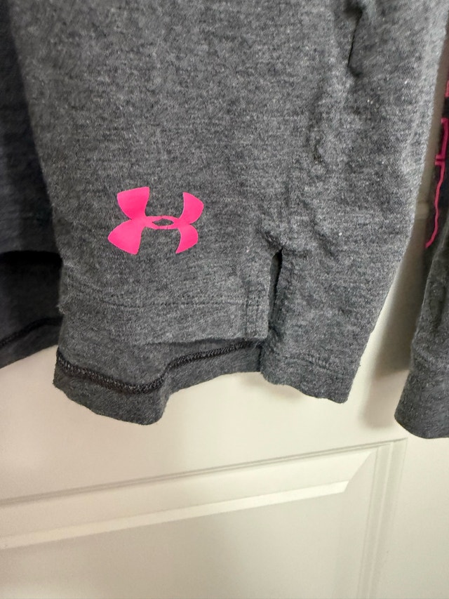 Under Armour Women's Long Sleeve Tee - Size M - photo 4