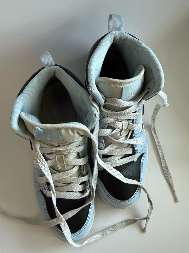 Nike Kids Air Jordan 1 Mid Sneakers Size 2Y - photo 4