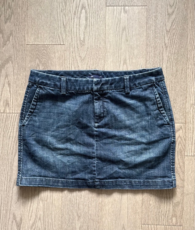 GAP Dark Blue Denim Mini Skirt Size 10