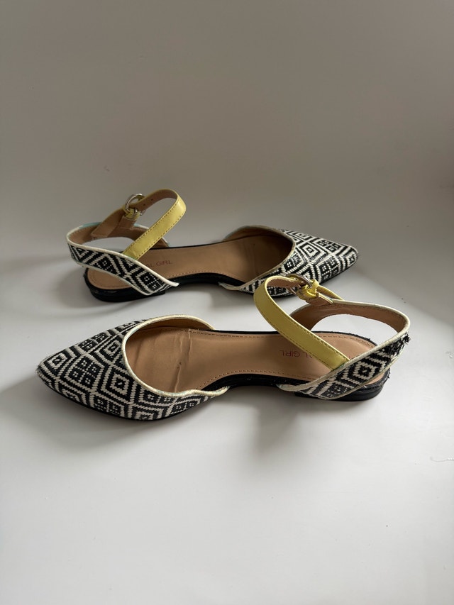 Material Girl Pointed Toe Flats Size 36