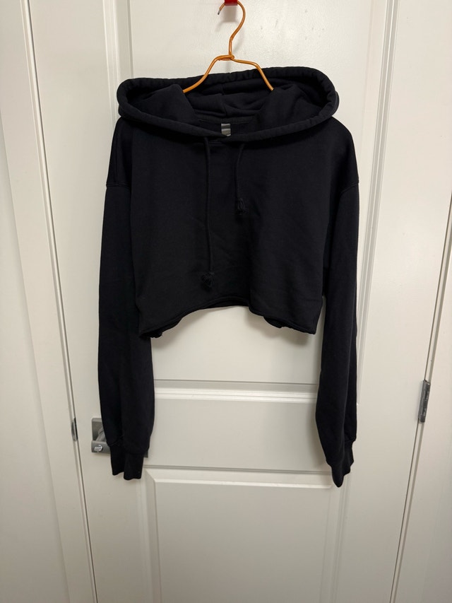 Aritzia the Constant Cropped Black Hoodie - Size 1