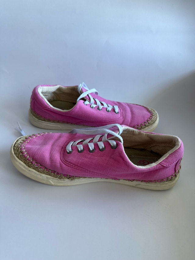 UGG Eyan II Pink Azalea Women's Sneakers US 8