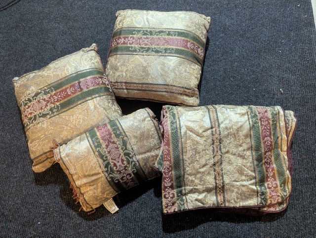 Croscill Decorative Pillow Set