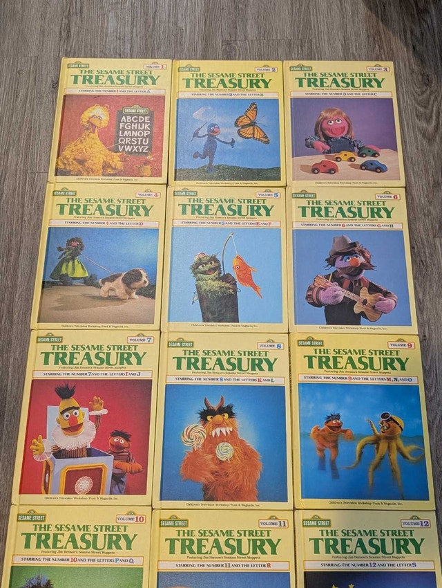 Vintage 1983 Sesame Street Treasury Books Collection - photo 3