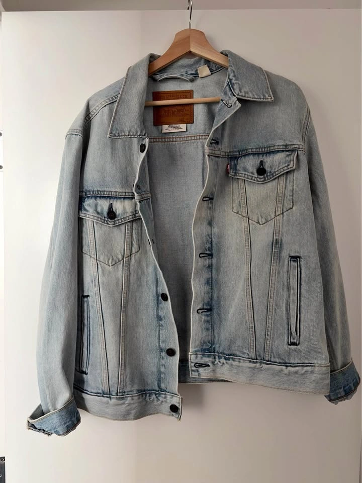 Levi’s Men’s Trucker Jacket - Size M
