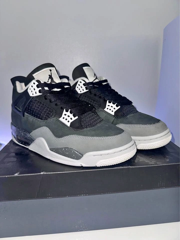 Jordan 4 fears size 8.5