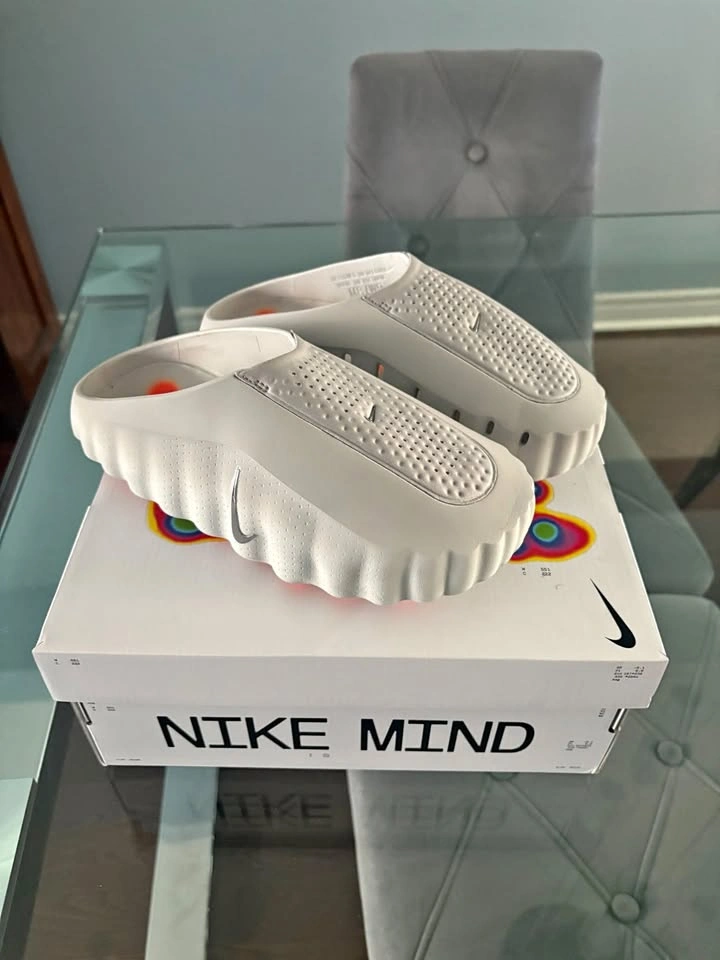 Nike Mind 001 Slides (PRICE NEGOTIABLE)
