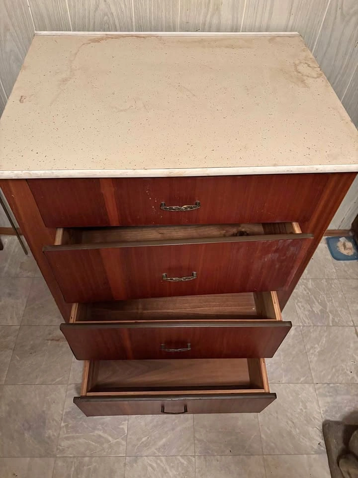 Wooden 4-drawer cabinet