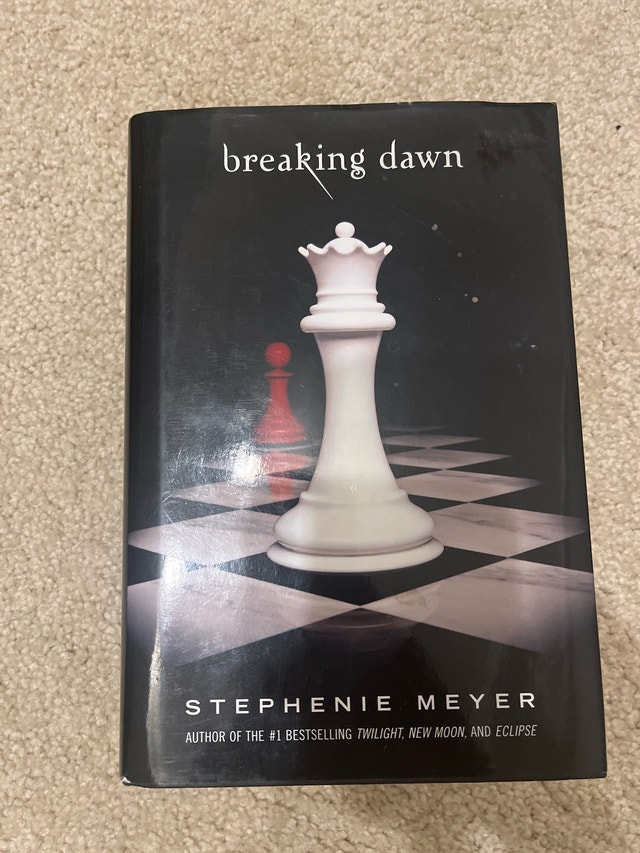 Breaking Dawn by Stephenie Meyer - Twilight Saga Book 4