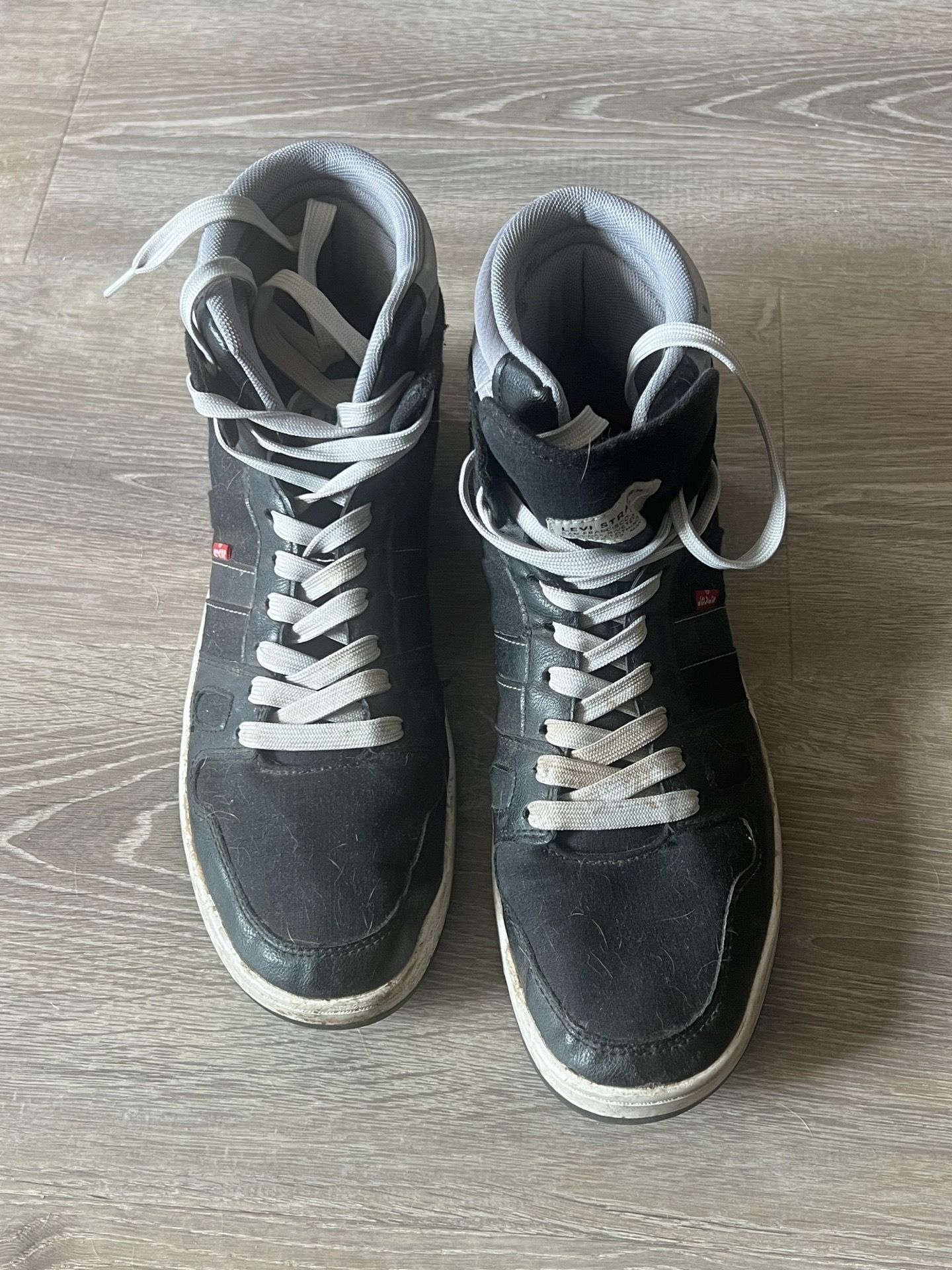 🔥 Levi’s Men’s Black Lifestyle Sneakers – Size 12 🔥