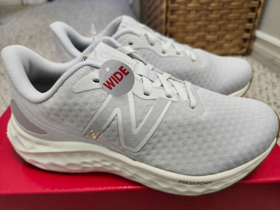 New Balance Women's Running Shoes Size 5.5 Wide - Brand New 🌱 - photo 2