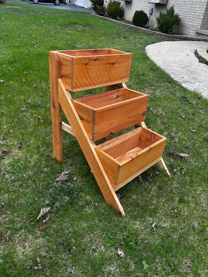 3 Tiered Cedar Planter - photo 2