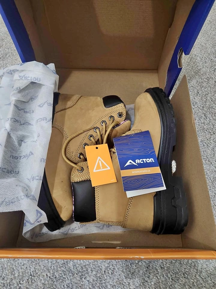 Steel Toe Work Boots CSA approved SIZE 7 🌱