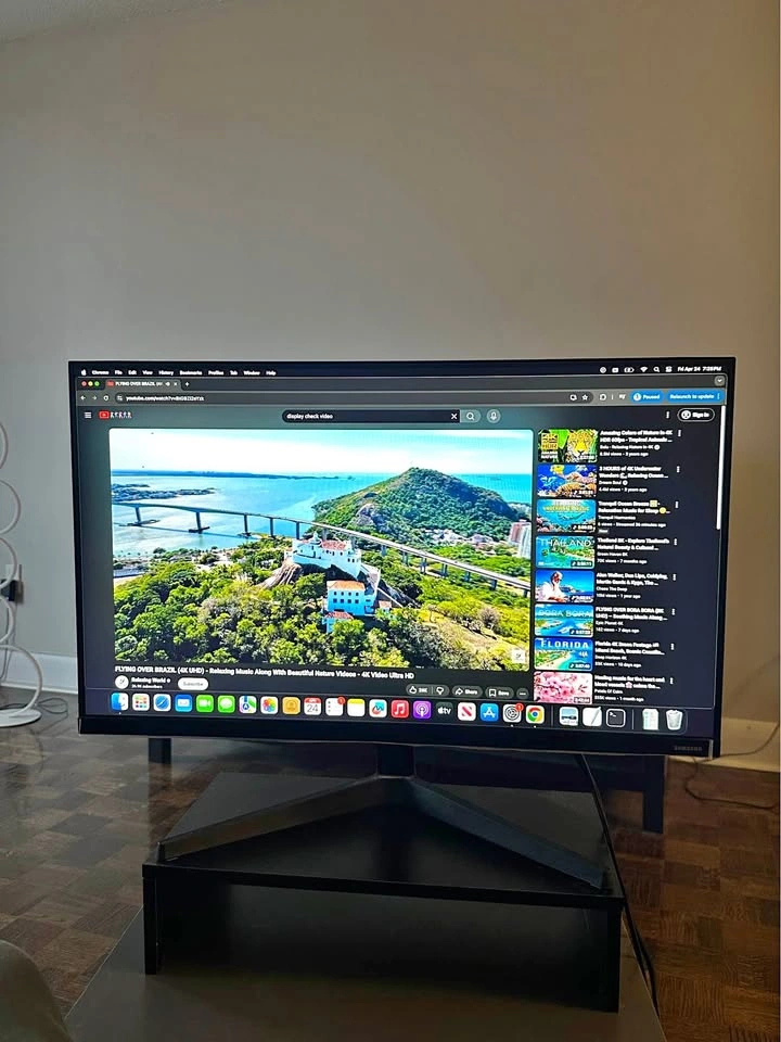 Samsung 27" Flat FHD Monitor LF27T350FHNXZA - Great condition