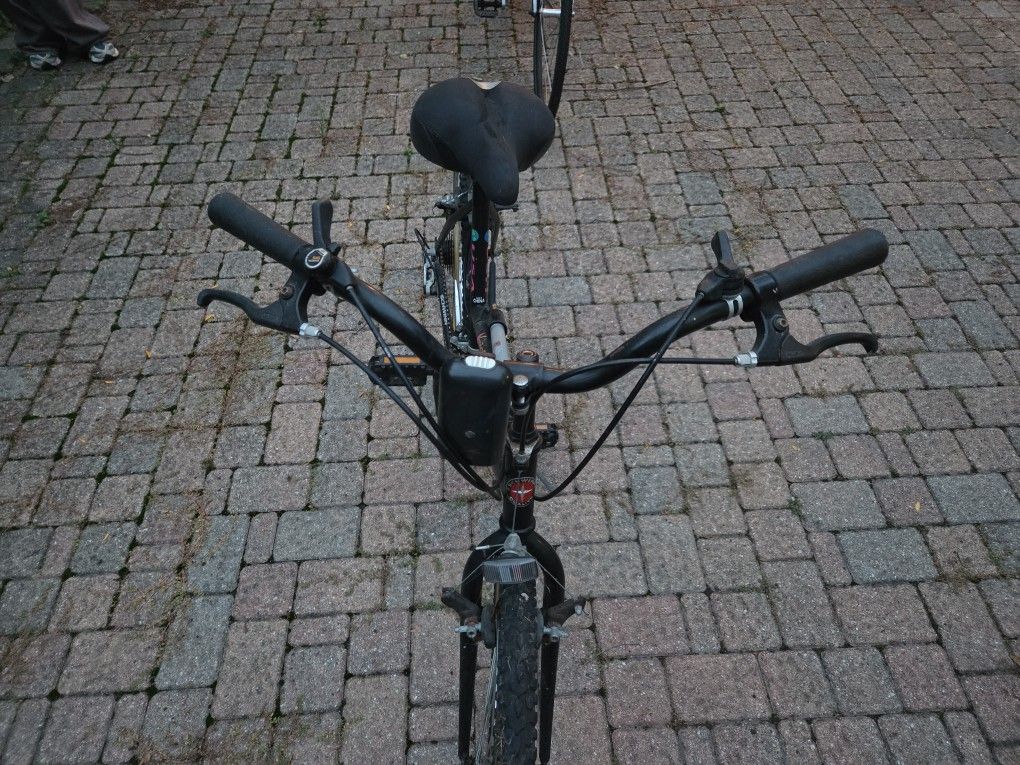 Schwinn Sidewinder Mountain Bike - photo 2