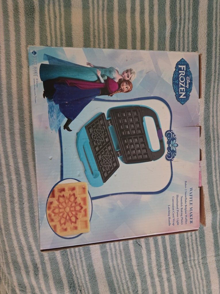 Frozen Waffle Maker - photo 3