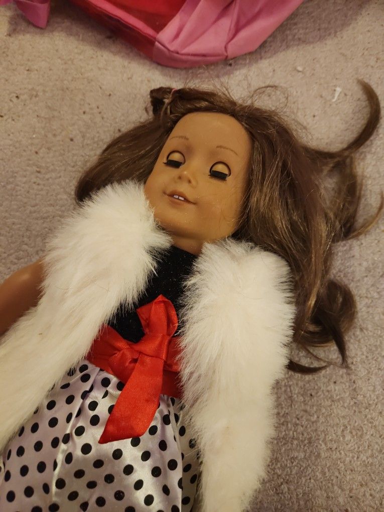 2 American Girl Dolls With Accessories - photo 2
