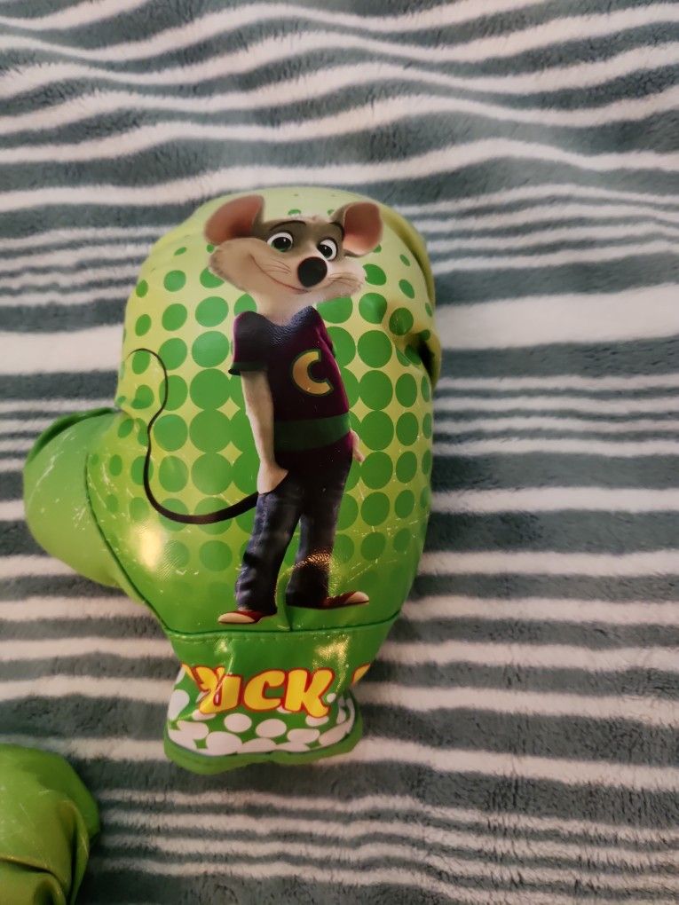 Chuck E Cheese Boxing Glove And Bag Set - photo 4