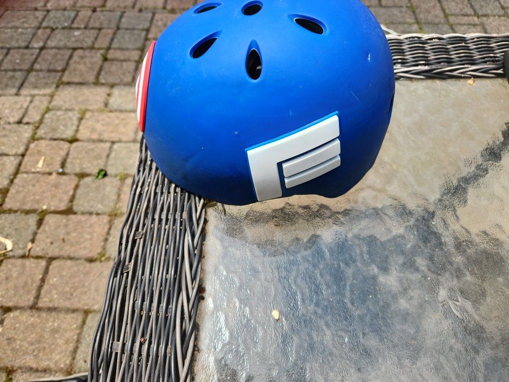 Captain America Small Bike Helmet - photo 3
