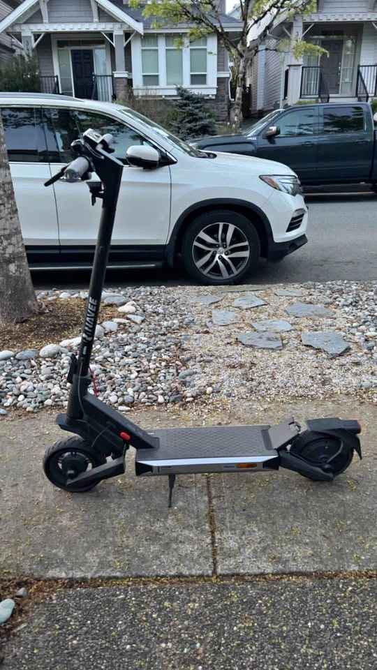Navee S40 Electric Scooter