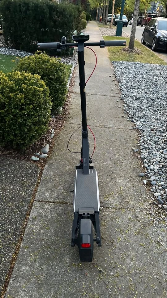 Navee S40 Electric Scooter - photo 2