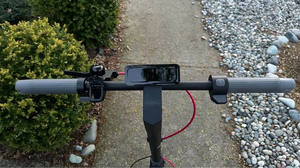 Navee S40 Electric Scooter - photo 3