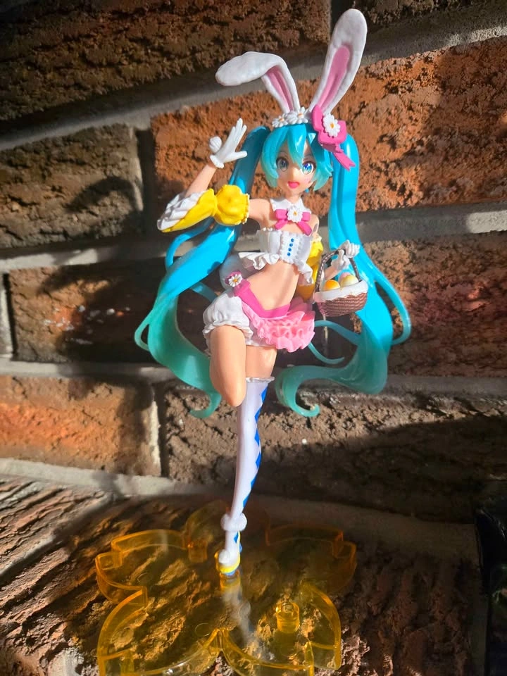 Hatsune Miku Easter / Spring Figure Anime Collectible 🌱 - photo 2