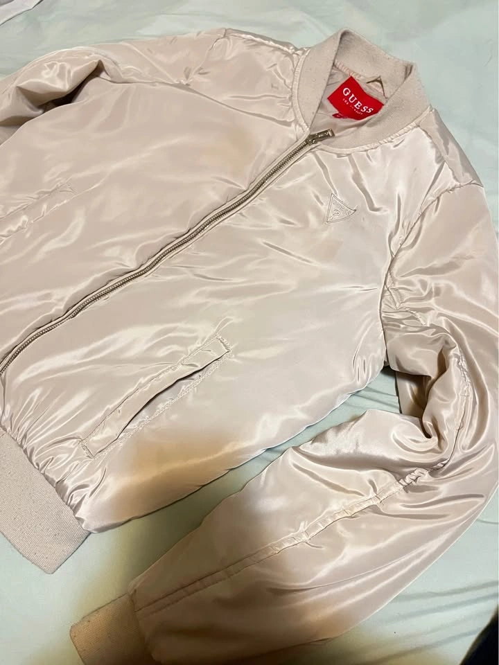 GUESS Puffer Jacket – Size M – Color Cream - Excellent condition - photo 3
