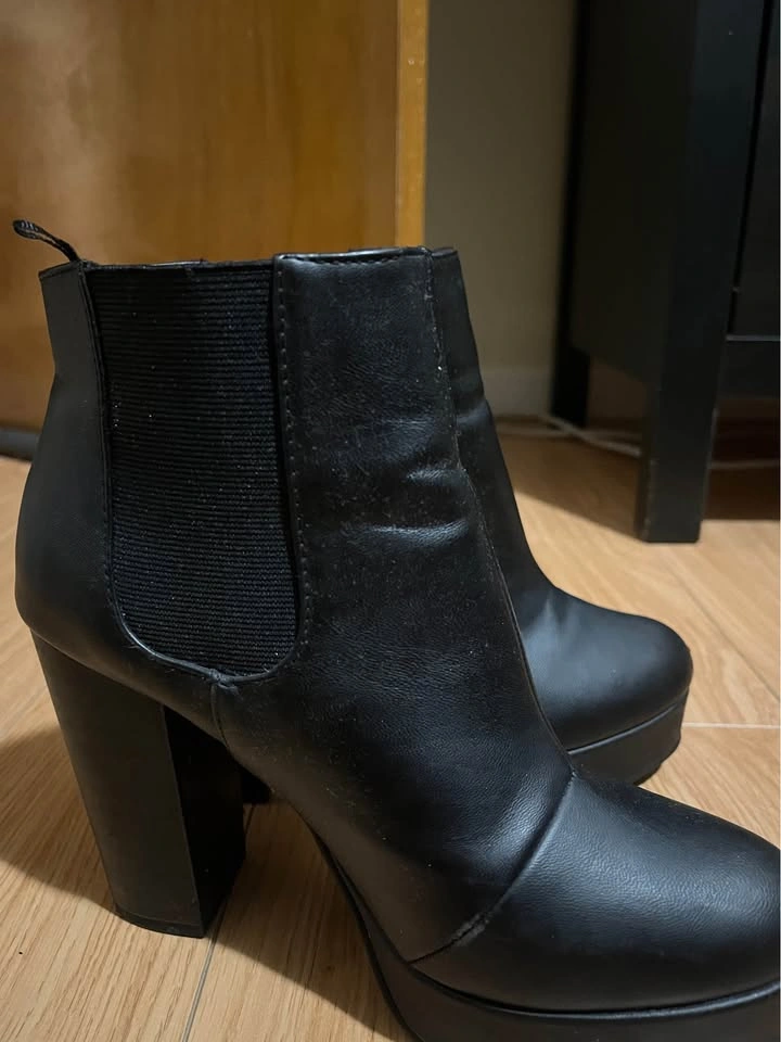 Black H&M Heeled Boots – Size 8 – Excellent Condition - photo 3