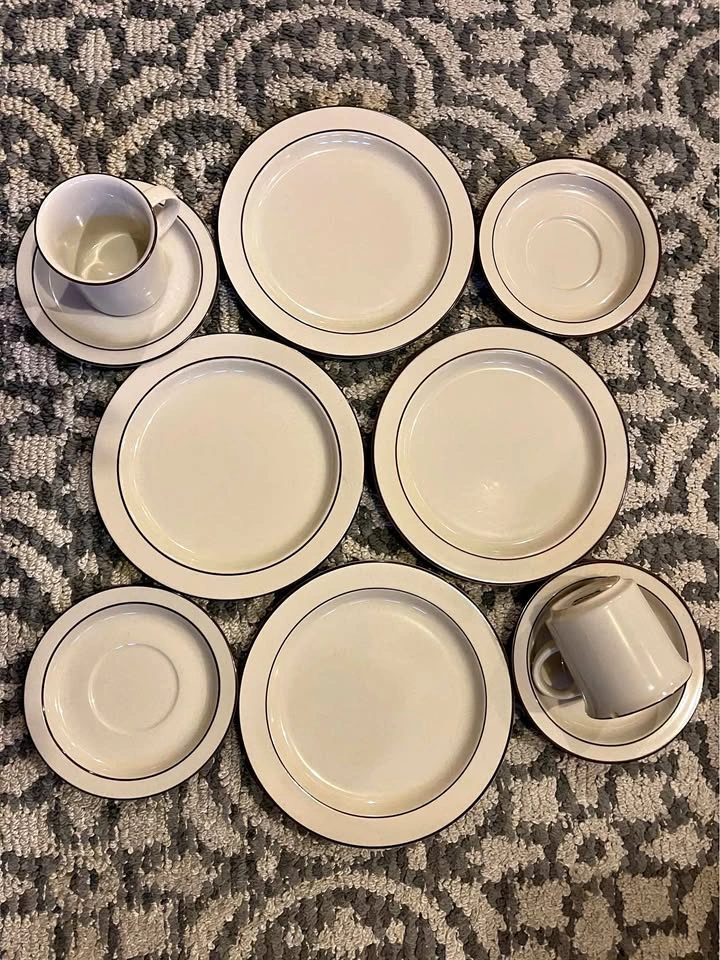 Carta Japan 8 Plate Set (4 Salad & 4 Saucers)
