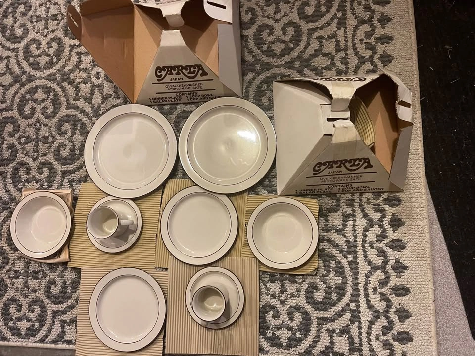 2 Carta Japan Stonewear 5 piece dinner sets - photo 2