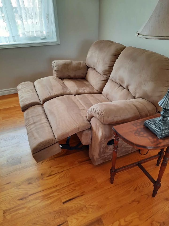 Couch - photo 4