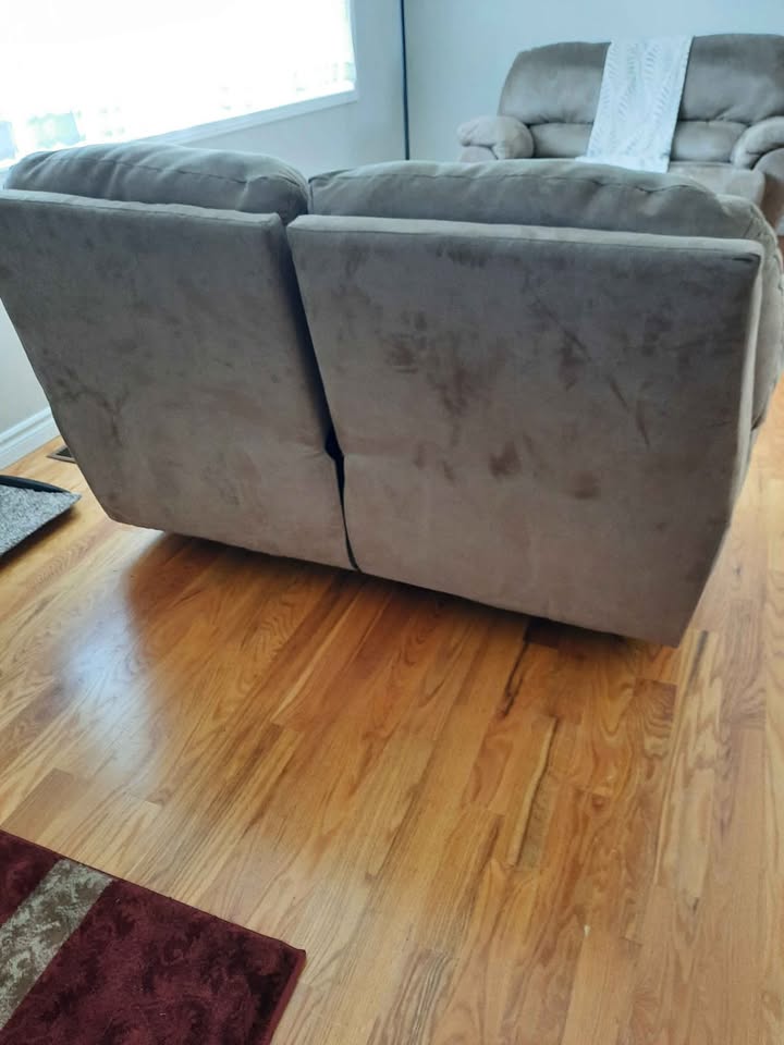 Couch - photo 5