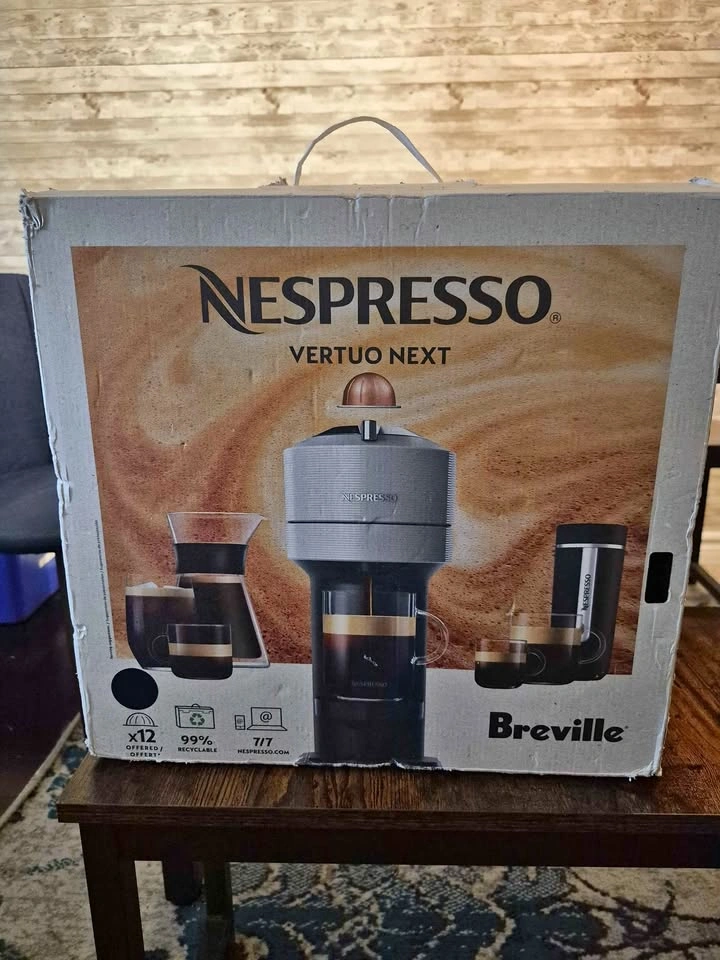 Brand New Nespresso Vertuo Next Coffee Machine Navy Blue + 12 Ca