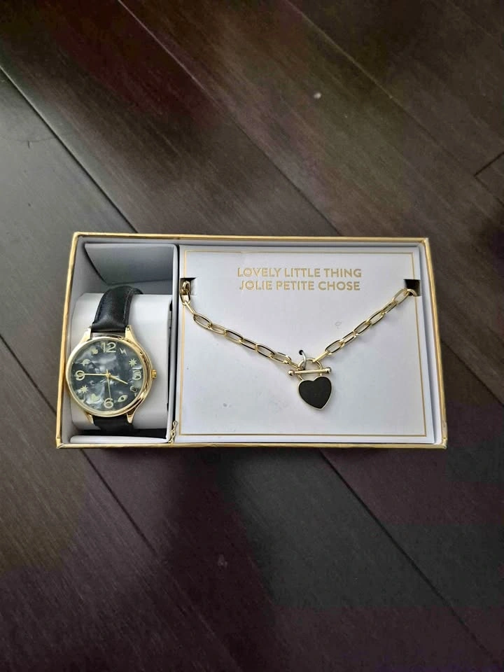Brand New Women's Watch with Necklace Gift Set