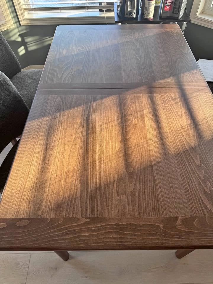 IKEA expandable dining table - like new