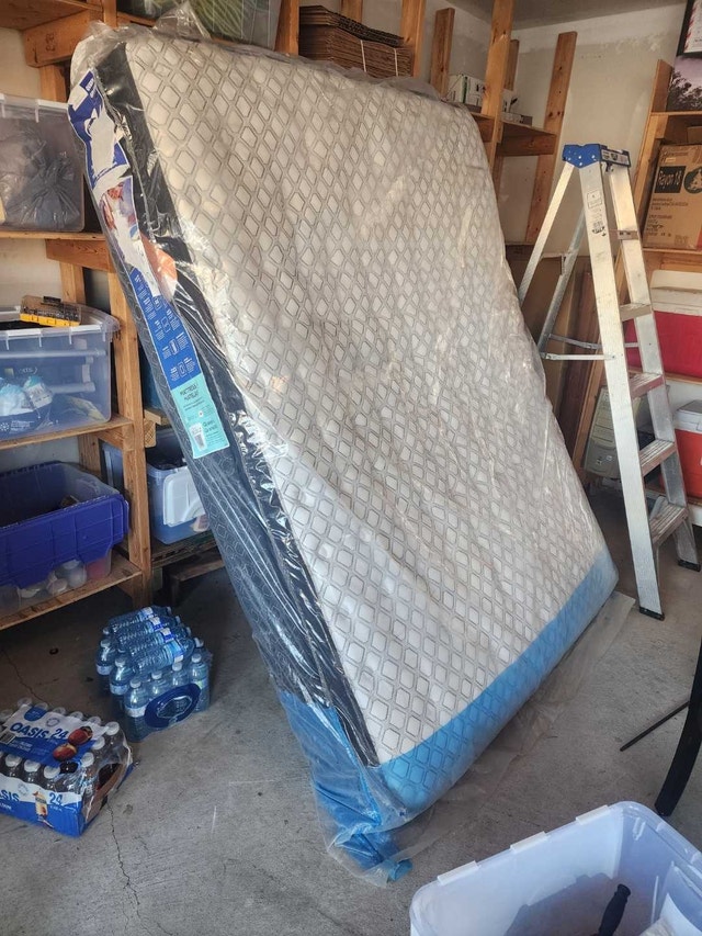 Queen Mattress BRAND NEW NEVER USED
