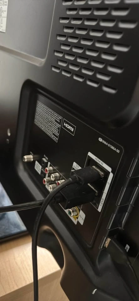 Samsung TV with Roku - photo 3