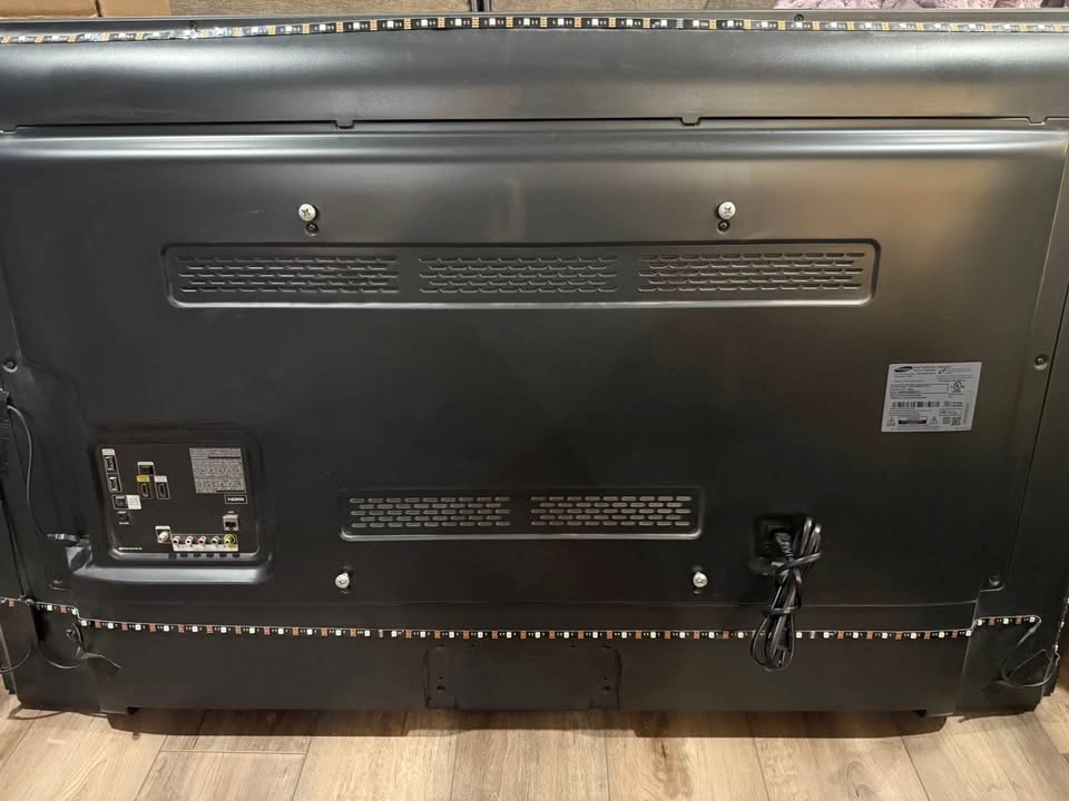 65” Samsung TV - photo 2