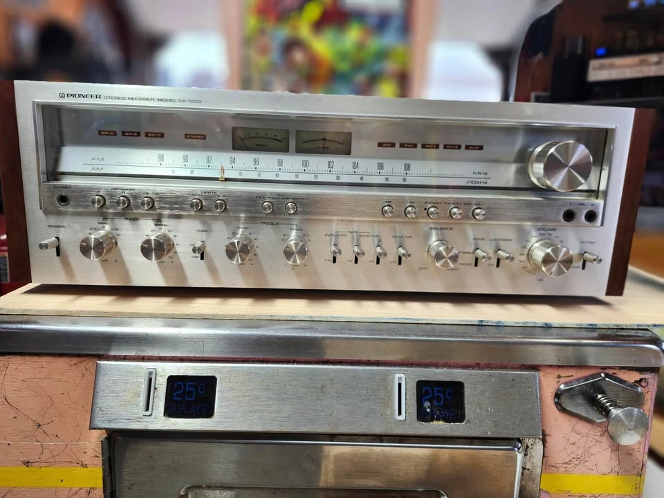 Pioneer Stereo Receiver Model SX-1250