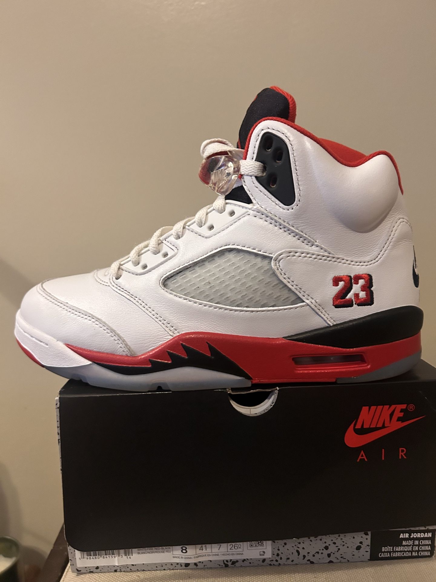 Air Jordan 5 Fire Red 2025 - photo 3