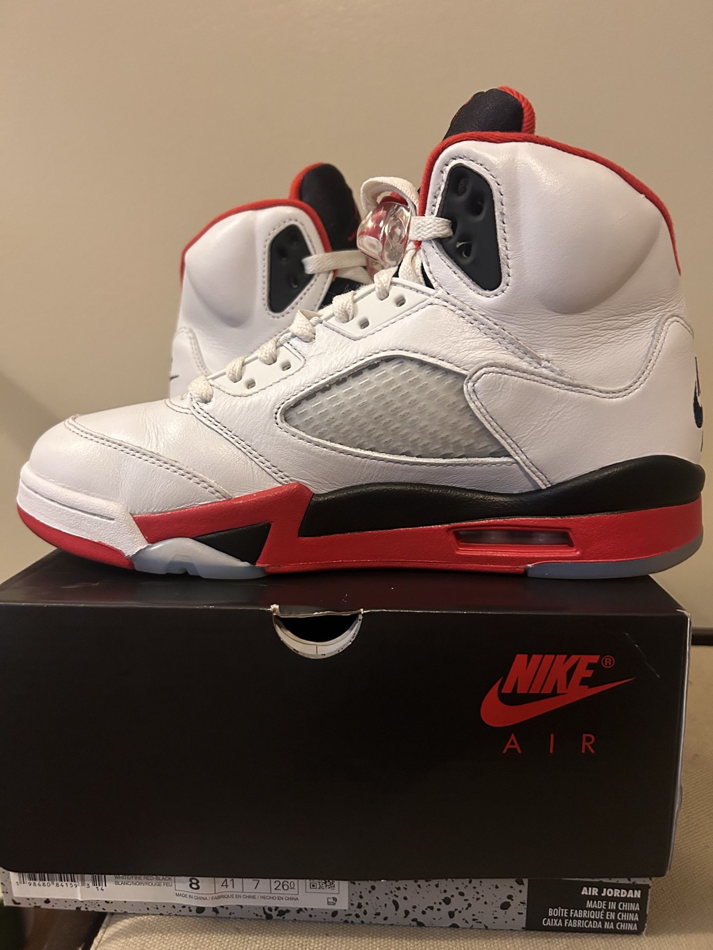 Air Jordan 5 Fire Red 2025 - photo 5