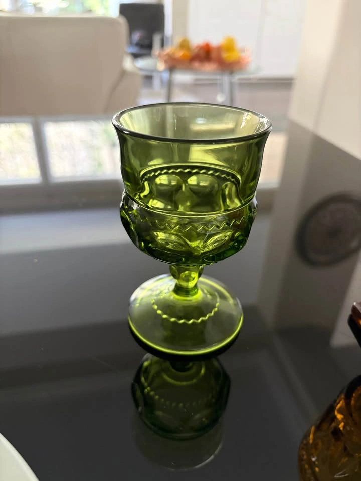 Plates and glasses - photo 4
