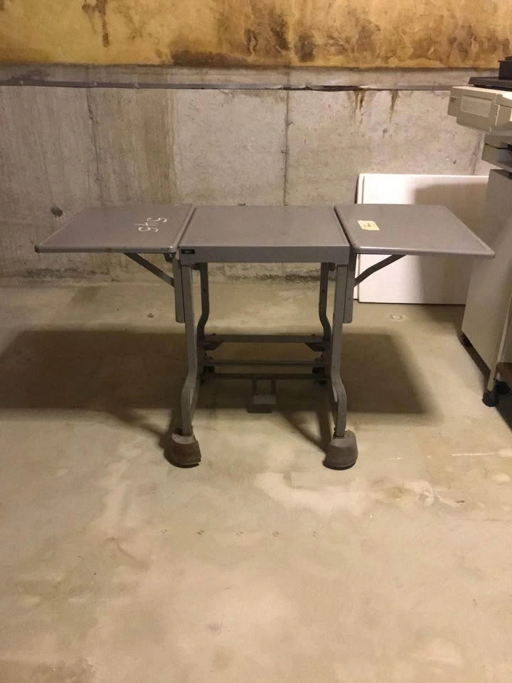 Vintage Metal Drop Leaf Utility Stand - photo 2