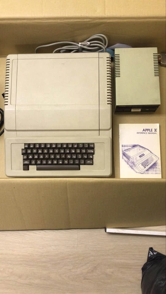 Vintage Apple II Computer with Mitac Disk Drive and Manual - photo 2