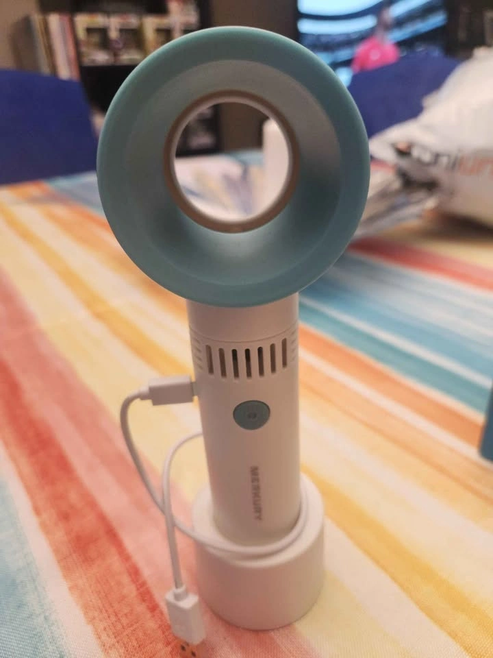 Merkury Bladeless Portable USB Fan - photo 4